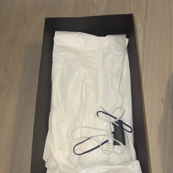 Valentino Garavani Calfskin Open Sneakers White/Navy Leather - Picture 6 of 12